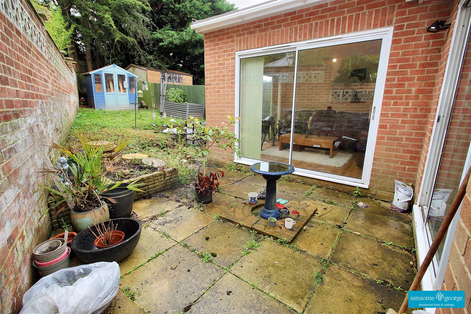 3 bed property in Westwood Glen, Tilehurst